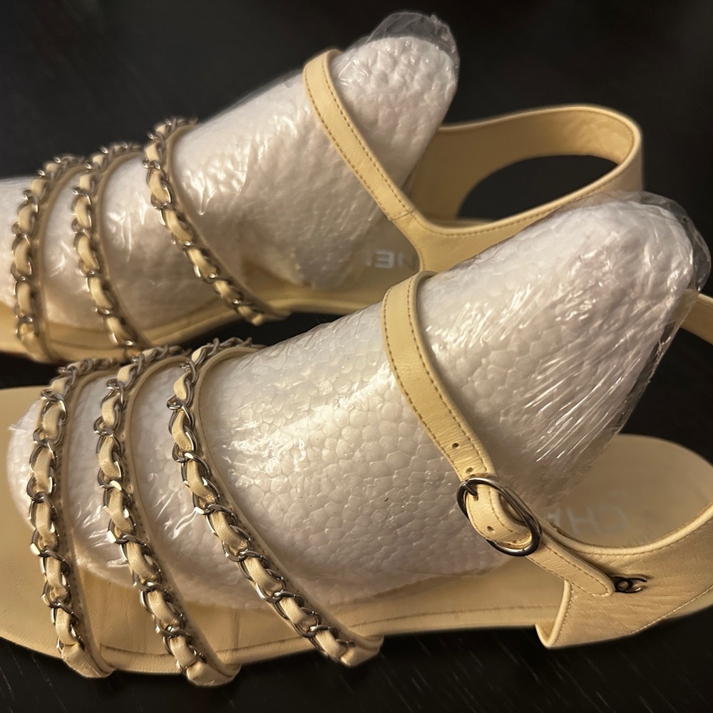 CHANEL Cream Sandals with Braided Straps - Picture 2 of 6